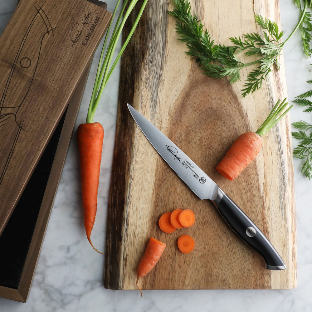 
                  
                    Cargar imagen en el visor de la galería, TKSC 5-Inch Fine-Edge Utility Knife, Forged Swedish Powder Steel, Thomas Keller Signature Collection, Black, 1024272
                  
                